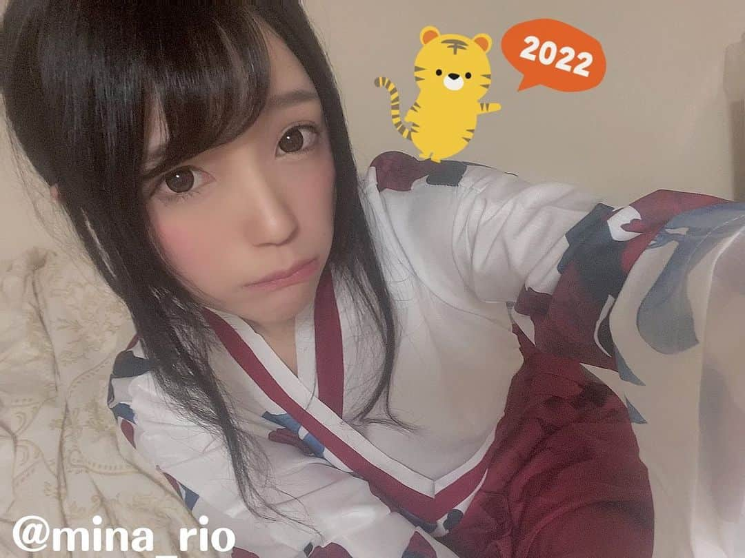 南梨央奈さんのインスタグラム写真 - (南梨央奈Instagram)「今年もよろしくね🐯   #AV女優  #いい加減インスタに慣れろ」1月3日 23時41分 - minario_official