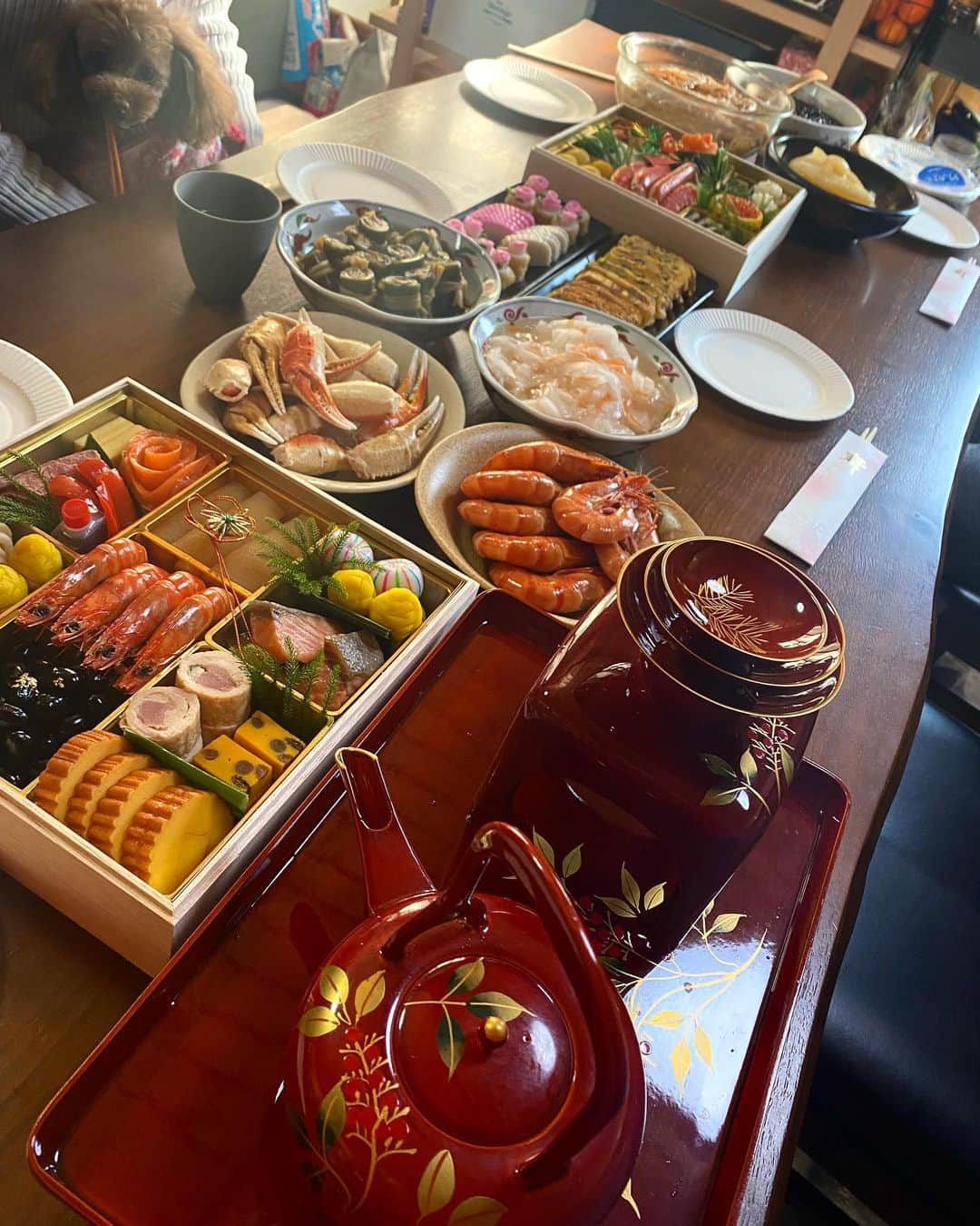 のインスタグラム：「だいぶ出遅れましたが、  明けましておめでとうございます⛩  昨年は、自分にとって忘れることのできない一年になりました。 25年生きてきた中で1番濃くて、1番早く過ぎた年でした。 今年は昨年に負けないくらい、輝かしい一年にしたいと思います‼️  皆さま、2022年もよろしくお願い致します。  Japanese style new year」