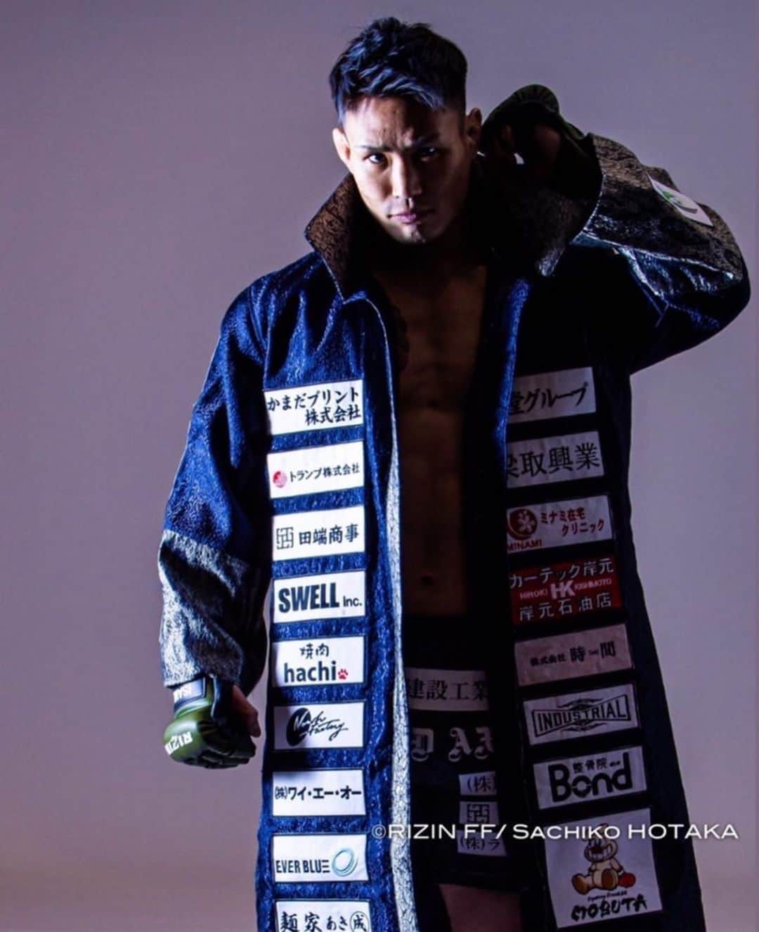 金太郎のインスタグラム：「RIZIN 33 大晦日🎌 一緒に闘ってくれた企業様です。  トランクス、ガウンのご協賛 ありがとうございました。  心より感謝しております。  #rizin #rizinff #rizin33 #金太郎 #総合格闘技 #マサカリチャンネル #スポンサー #協賛」