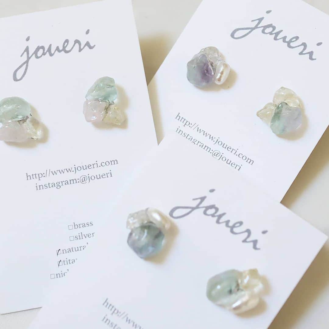 joueri accessory by Eri Sato(@satoeri626)のインスタグラム：「2022 今年も @joueri を宜しくお願い致します✨ · · #joueri#アクセサリー#ピアス#天然石#天然石ピアス#カジュアルコーデ#ハンドメイドアクセサリー#クリスタル#fashion#ootd#outfit#code#coordinate#style#ファッション#コーディネート#コーデ#プチプラ#locari#partegram#カジュアル#お洒落さんと繋がりたい」