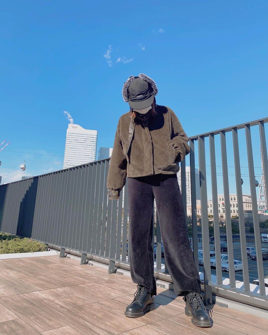 にこのインスタグラム：「お正月は家族でゆっくりしました ずーっと食べてたので ぶくぶくまんになりました  2022年も何卒よろしくお願いします🙇🏻‍♀️✨」