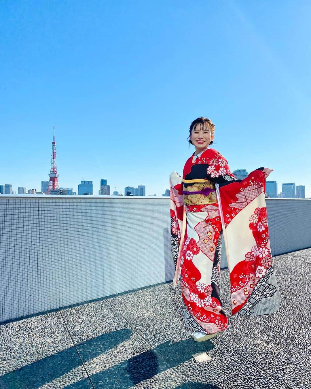 山本雪乃さんのインスタグラム写真 - (山本雪乃Instagram)「👘 ジャージの投稿過多でしたが、  「お正月のテレ朝系」のPR撮影で お着物も着させていただいておりました😊 お着物、心躍ります！ ありがたいです☺️」1月4日 17時27分 - yukino_yamamoto5