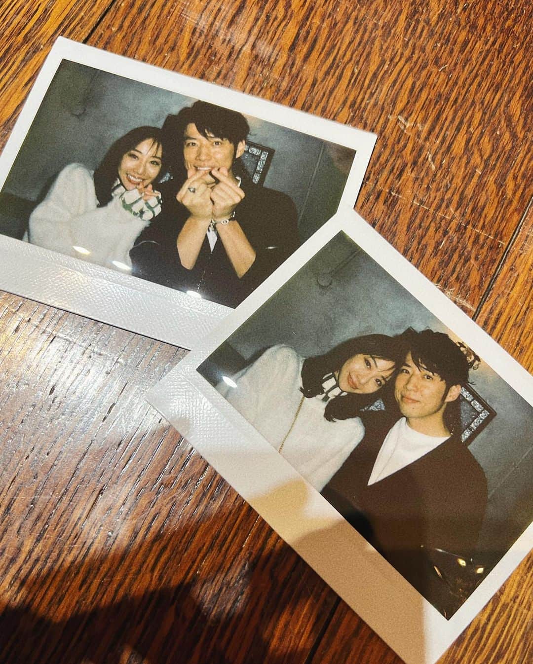 秋倉諒子のインスタグラム：「投稿でははじめましてっ🙈🤍 取材day❣️チェキ久しぶりに撮りました！ #oriconnews さんのTwitterをチェック✔️」