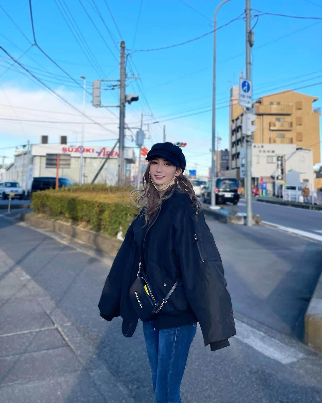 伊藤愛真さんのインスタグラム写真 - (伊藤愛真Instagram)「今日風強かったね❄️ . ままと99.9みたあと、 狭山のがってん寿司いってきた🍣 . 最高のお休みだった！ 明日からの仕事頑張るゾ〜🥰」1月4日 19時22分 - __emagram