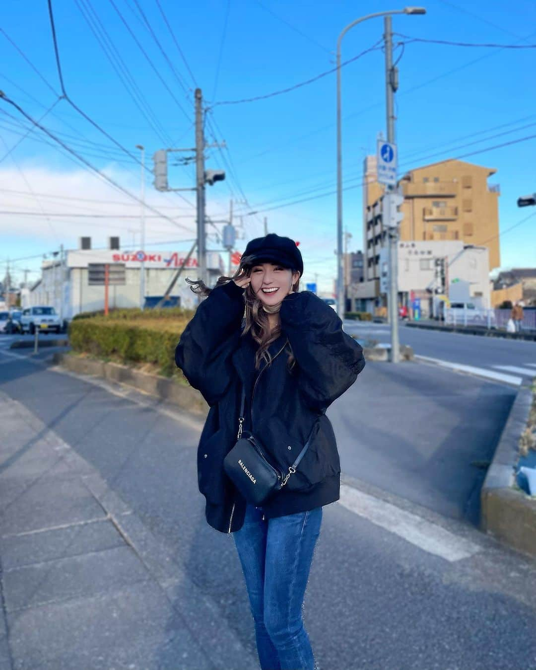 伊藤愛真さんのインスタグラム写真 - (伊藤愛真Instagram)「今日風強かったね❄️ . ままと99.9みたあと、 狭山のがってん寿司いってきた🍣 . 最高のお休みだった！ 明日からの仕事頑張るゾ〜🥰」1月4日 19時22分 - __emagram