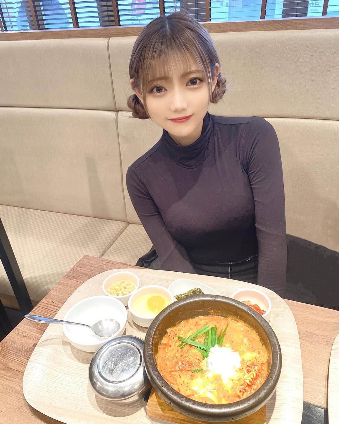 YUINAさんのインスタグラム写真 - (YUINAInstagram)「韓国料理食べてきた🤍🤍🤍」1月4日 19時34分 - y_i_n35