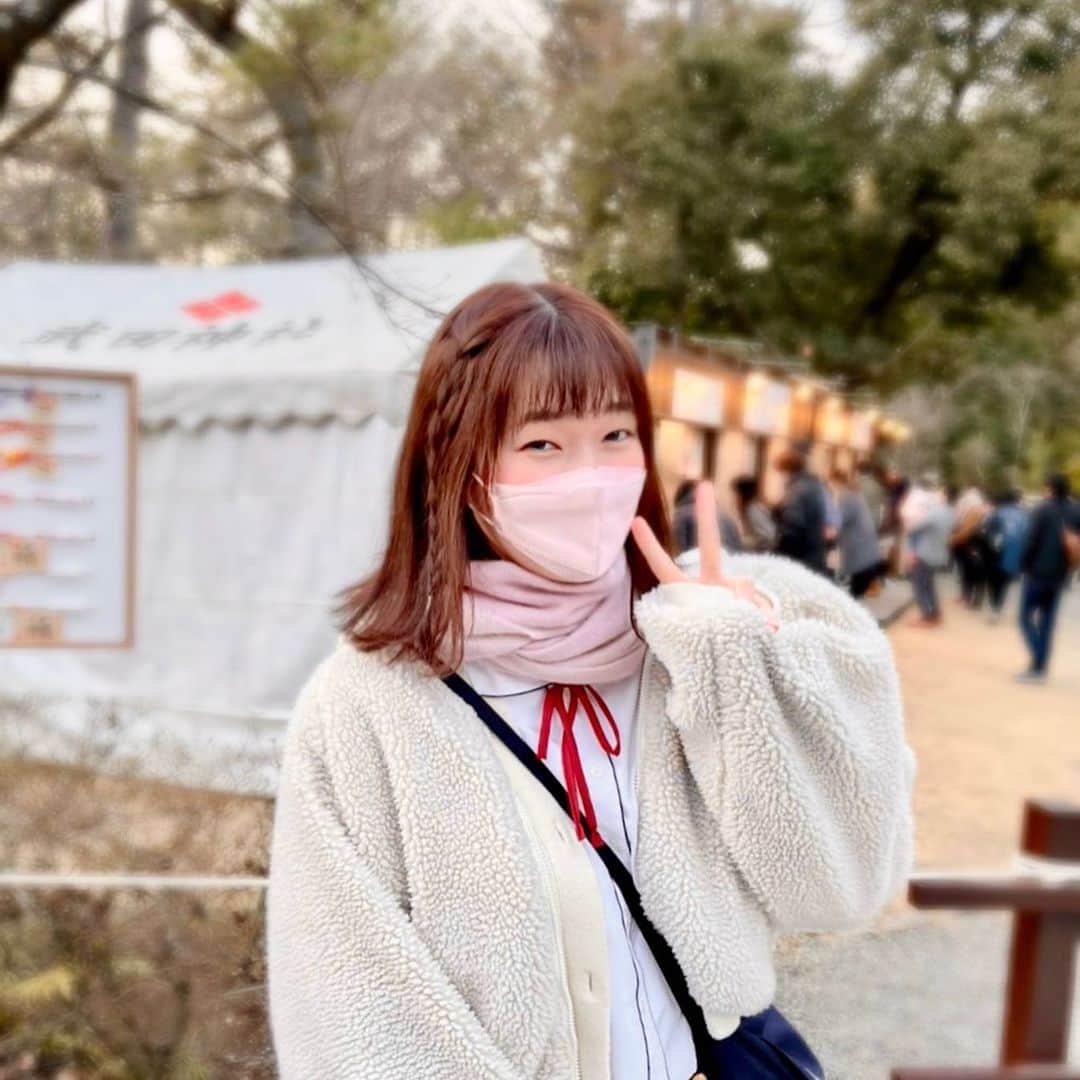 西原さつき（さつきぽん）さんのインスタグラム写真 - (西原さつき（さつきぽん）Instagram)「* ⁡ 明けましておめでとうございます✨ 2022年も宜しくお願いします🎀 ⁡ 今年は環境も変わったので、新しいことにもチャレンジしていけたら良いなぁ🥰 みなさんはお仕事始まりましたか？ 私は明日からです🙌 ⁡ 初詣行ってきました⛩ おみくじを引いたら「吉」でした😳 素敵な1年になりますように🌟」1月4日 21時04分 - satsuki_nishihara