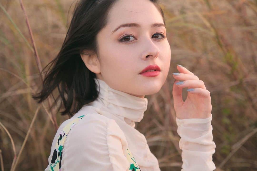 夏目アミリアのインスタグラム：「. 死んでから花をほしがるやつなんているもんか。 一人もいやしないよ。」