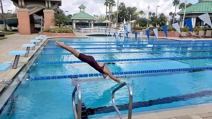 Julieのインスタグラム：「Meet prep 🛫 . . . . #swimmer #summerjulep #swimming #swim #swimmersofinstagram #instaswim #diving #startingblocks #instaswimming #mastersswimming #instaswimmer #usaswimming #swimtraining #swimfast #swimpractice #swimmeet」