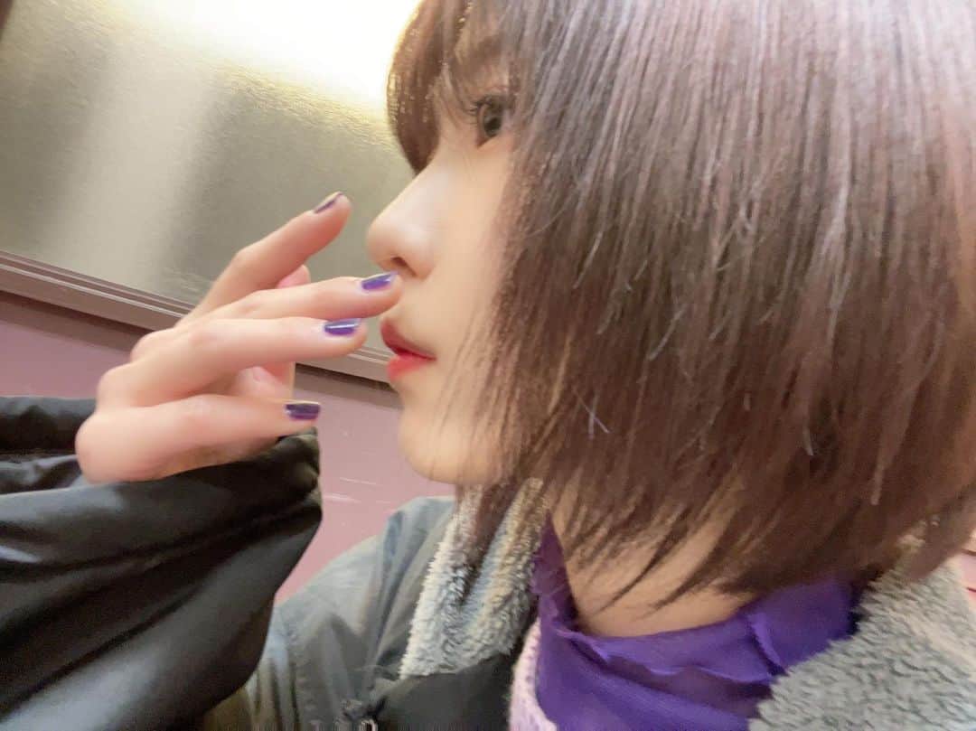 愛美のインスタグラム：「💜 朝から撮影です！ あとすこし！」