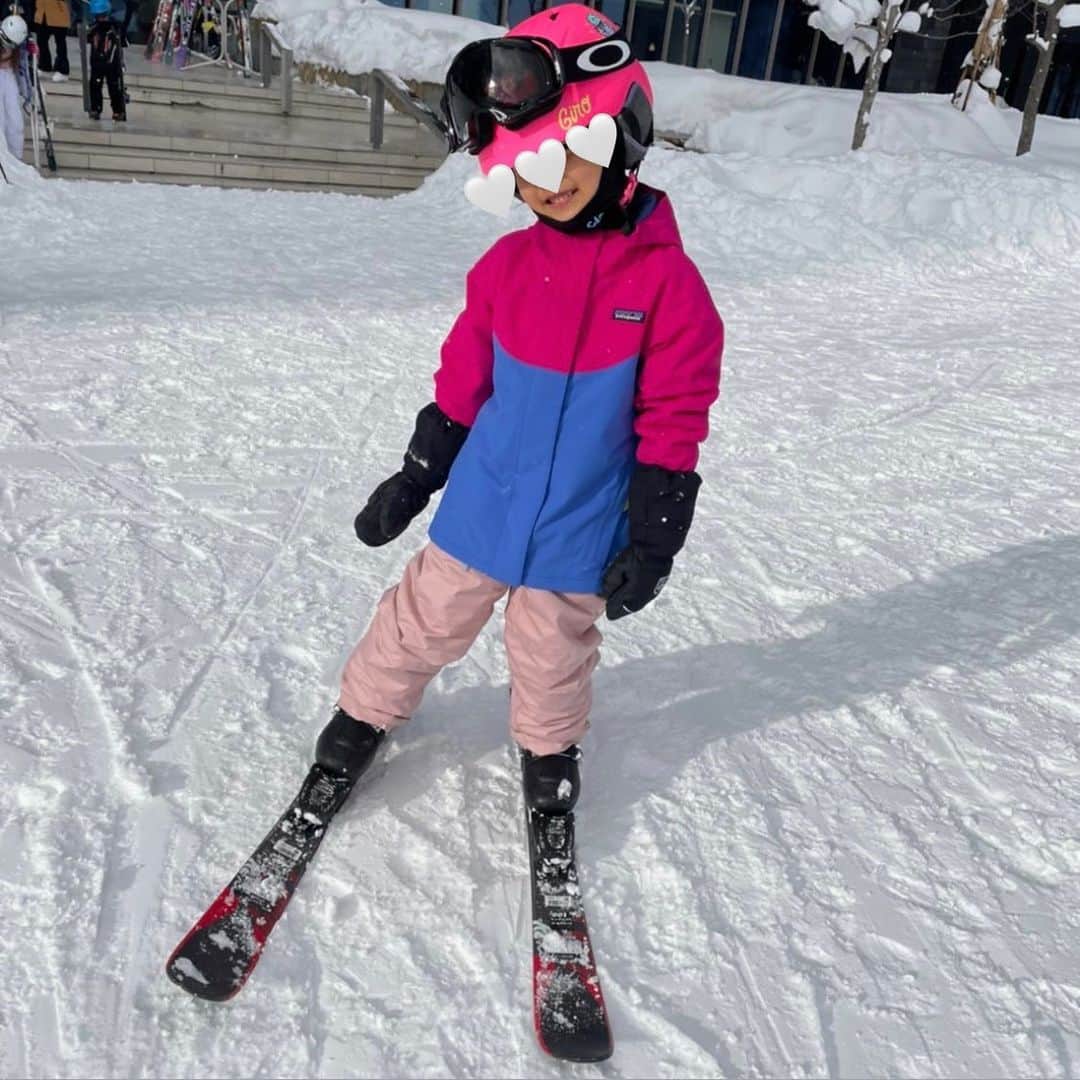 申真衣のインスタグラム：「6時間x12日間やり切ったひと👧🏻❤️🎿  雪が大嫌いだったひと👶🏻💔⛄️」