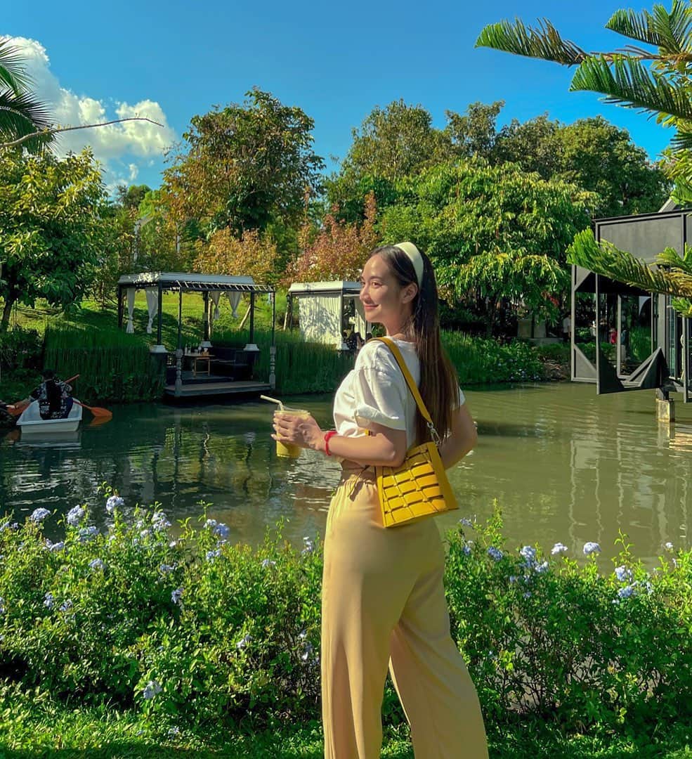 のインスタグラム：「คาเฟ่ที่เชียงใหม่คือธรรมชาติมากๆ อากาศก็ดีมาก ⛅️🌳🌼」