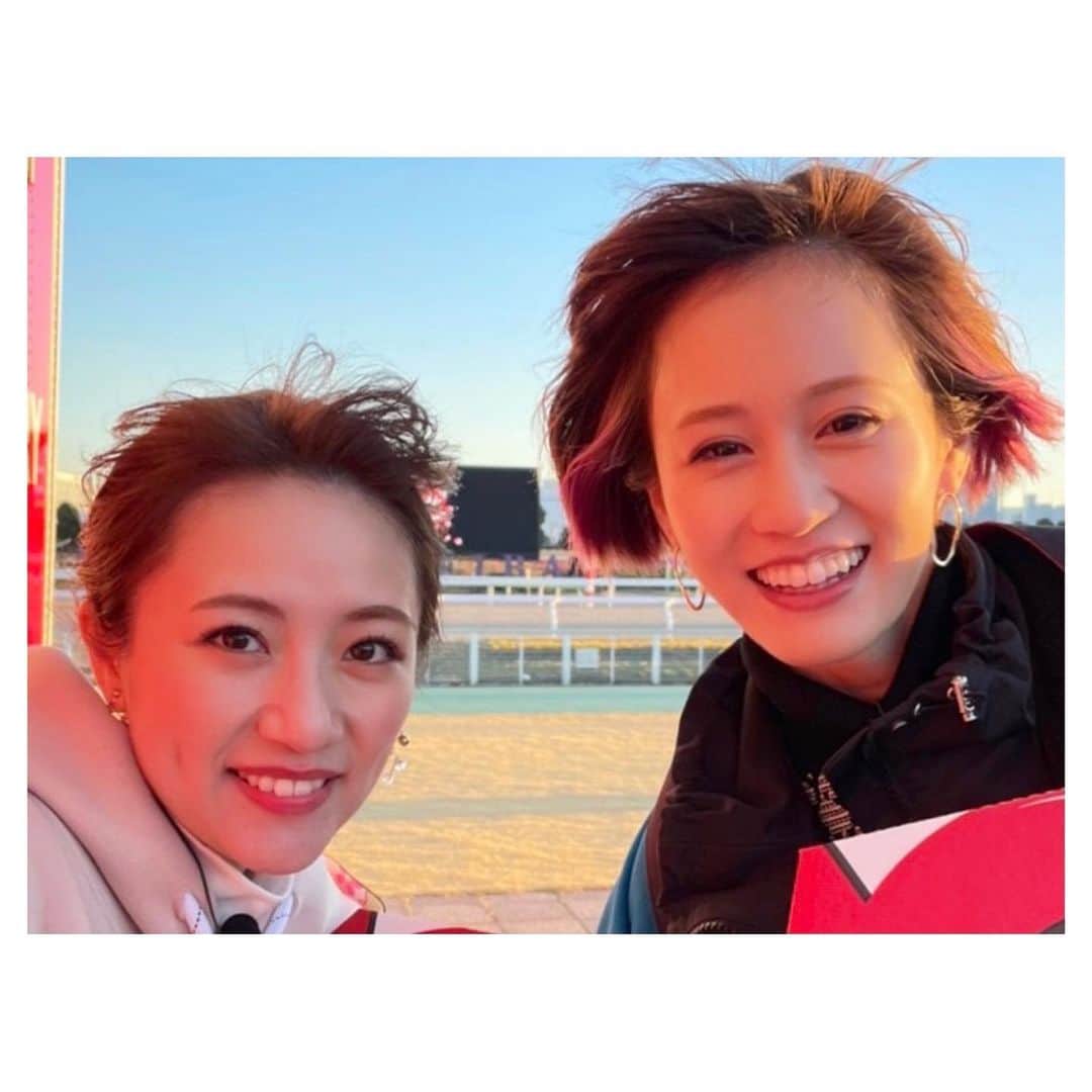 前田敦子のインスタグラム：「. たかみなといると10代の頃に戻れる感じがするんだよね。 おでこ全開。」