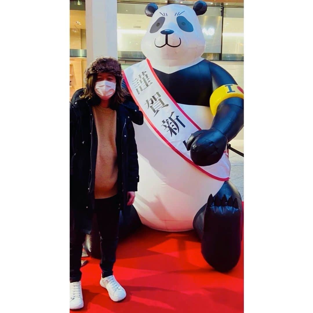 石毛輝さんのインスタグラム写真 - (石毛輝Instagram)「2022年もよろしくお願いします！ 今年も良い音楽作って演奏して、皆さまと最高の1年を過ごせたらと思います！ よろしくです！！！  #thetelephones  #yap!!! #イエパン #ではない #呪術廻戦」1月5日 12時45分 - akiraishige