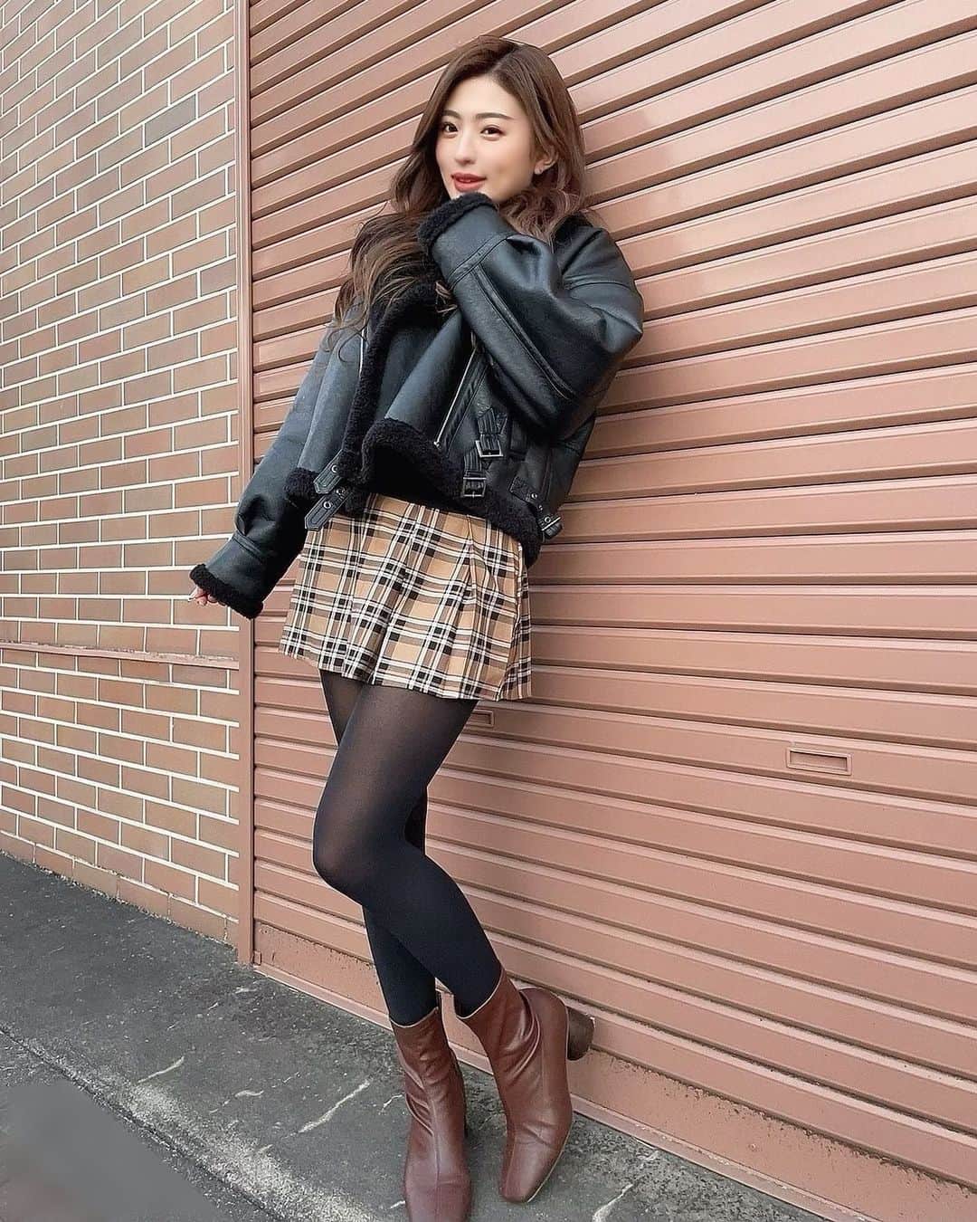 MIYABIのインスタグラム：「こんにちは🌞  今日はイチゴの日だねっ🍓😚 仕事始め頑張っていきましょ〜う✨  素敵な1日になりますように💜💜💜」