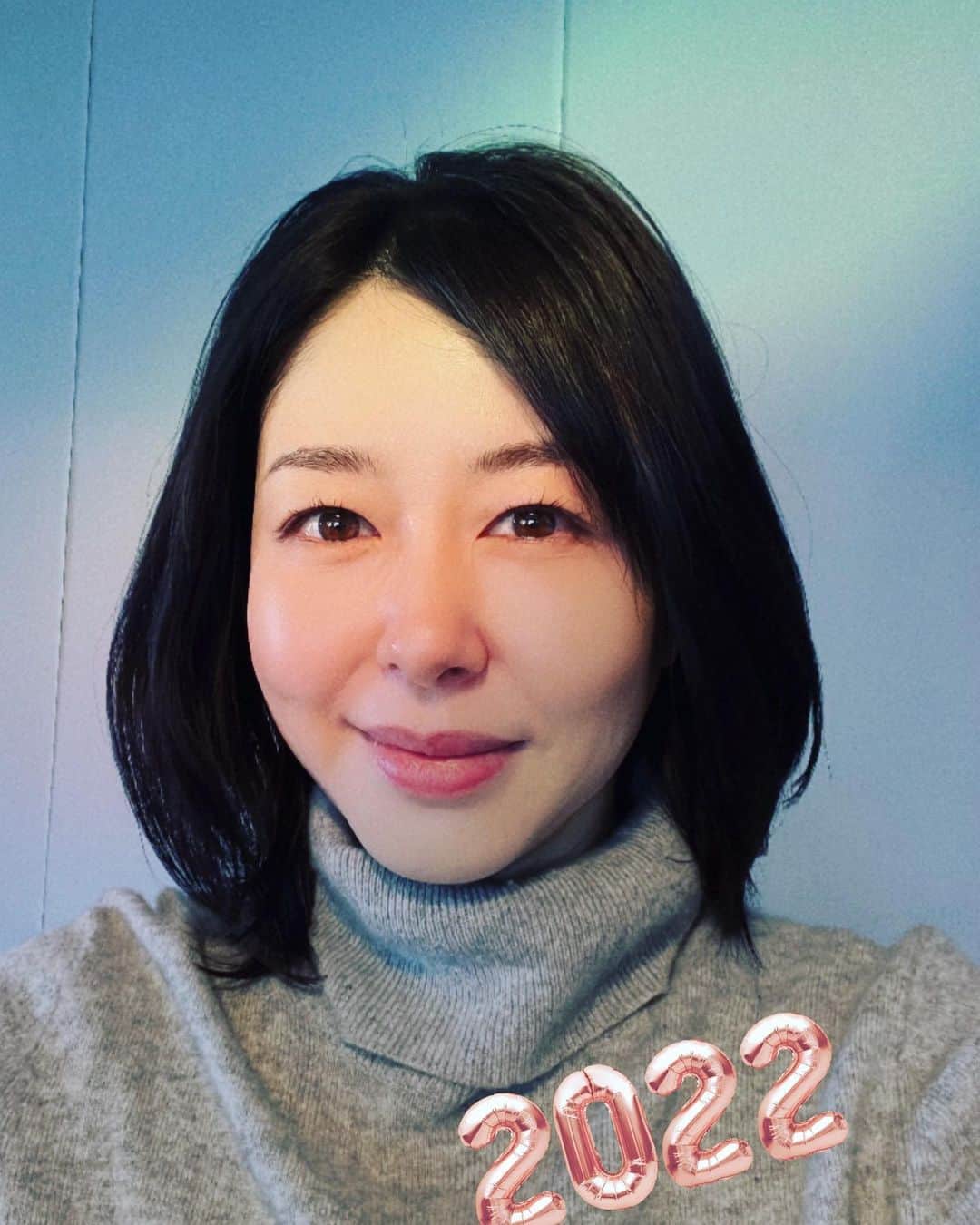堀内敬子さんのインスタグラム写真 - (堀内敬子Instagram)「明けましておめでとうございます。  今年も新しいお仕事へ向けて、一歩一歩 進んでいきます。  どうぞよろしくお願い致します。  #新年 #2022 #今年もよろしくお願いいたします」1月5日 14時27分 - horiuchi_keiko