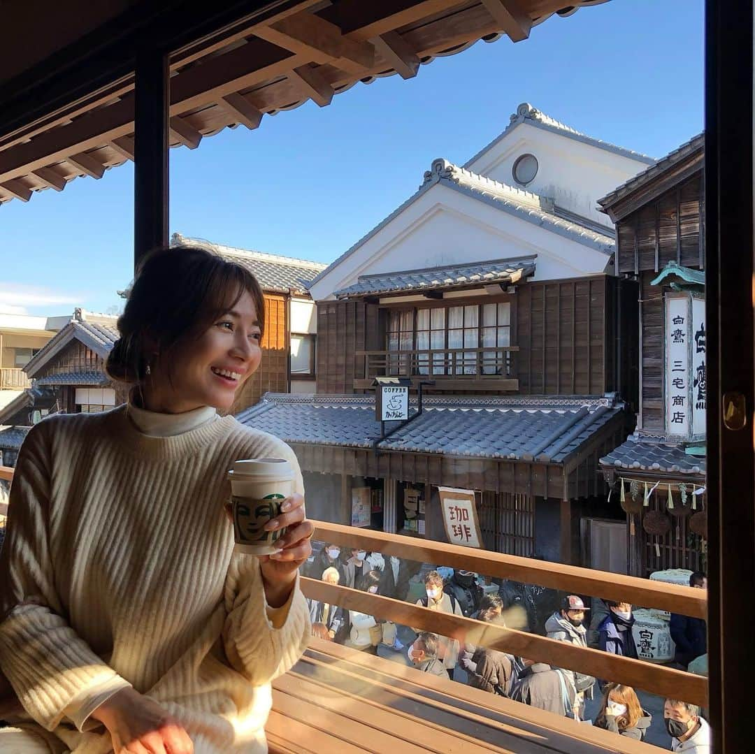 新山千春さんのインスタグラム写真 - (新山千春Instagram)「昨日、伊勢から帰ってきました！  さぁてと！ 気を引き締めて  1日1日を大事に  今年も楽しく 仕事！ 頑張っていこうかな✨  #伊勢 #おみくじ #もあ 大吉 #わたし 小吉 #さるめ神社 #伊勢神宮 #おかげさま #猿田彦神社」1月5日 14時50分 - chiharuuu_0114