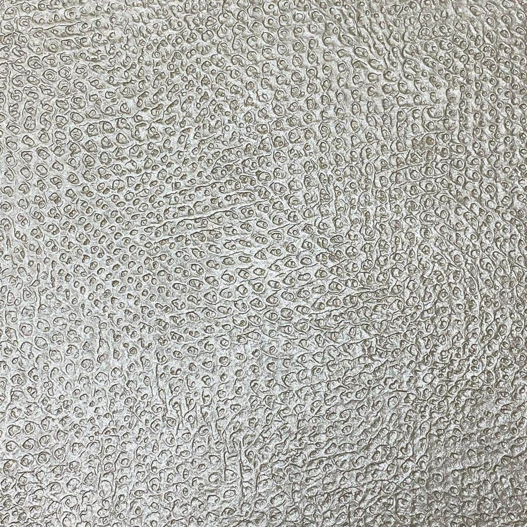 Wajueさんのインスタグラム写真 - (WajueInstagram)「#wajue #washi #papercrafts #wallpaper #chainmailpattern #silverpearl #paperart #japanesewallpaper #surfacedesign #interiordesign #interior #design #interiordesigner #material #materials #handmade #luxurylifestyle #luxurydesign #luxury #luxuryhoteldesign #designideas #deco #artwork #tokyo #japan」1月5日 14時51分 - washi_worx