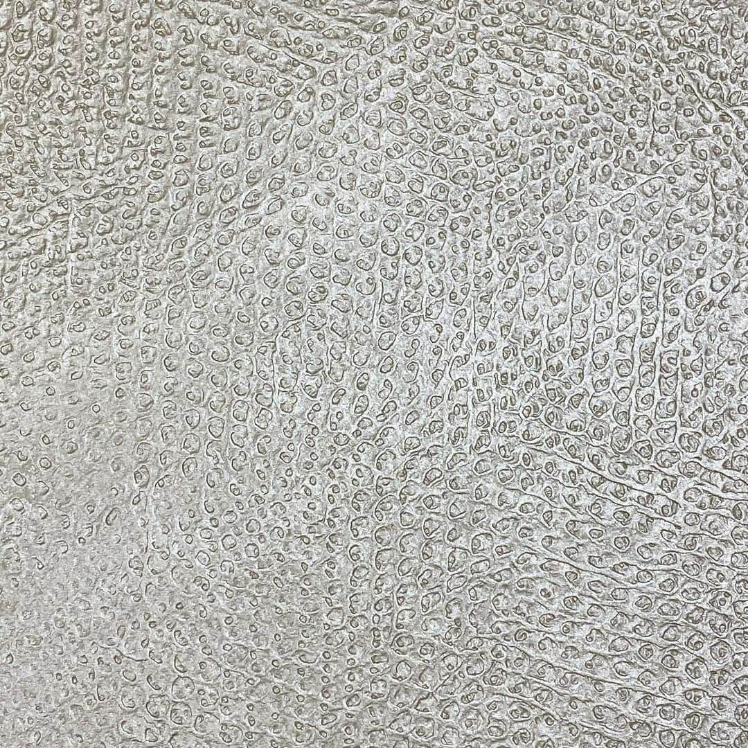 Wajueさんのインスタグラム写真 - (WajueInstagram)「#wajue #washi #papercrafts #wallpaper #chainmailpattern #silverpearl #paperart #japanesewallpaper #surfacedesign #interiordesign #interior #design #interiordesigner #material #materials #handmade #luxurylifestyle #luxurydesign #luxury #luxuryhoteldesign #designideas #deco #artwork #tokyo #japan」1月5日 14時51分 - washi_worx