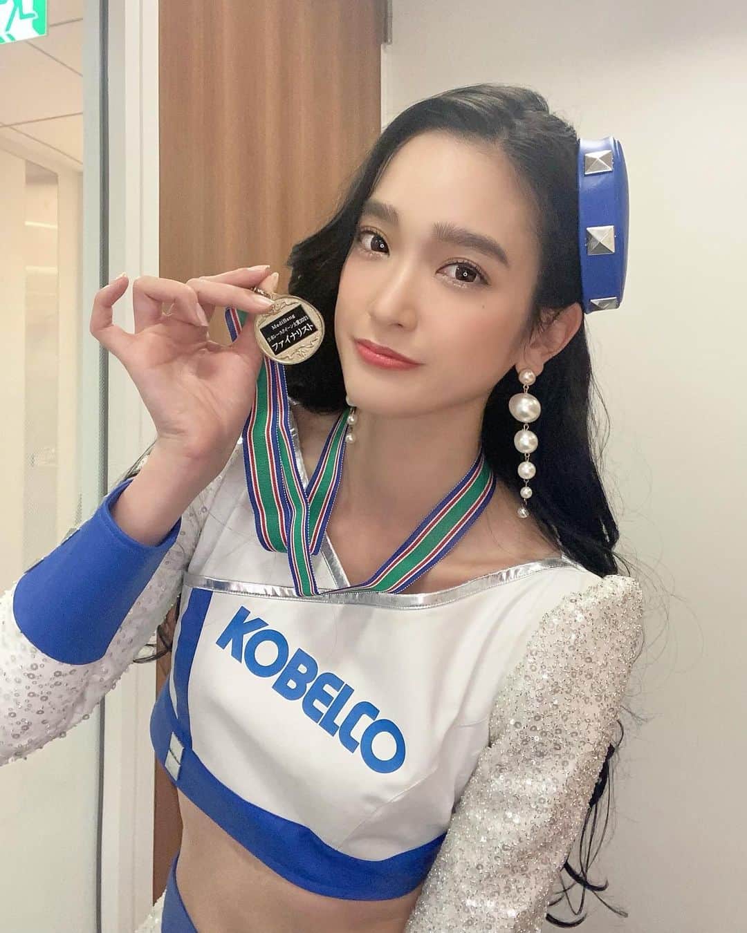 太田麻美のインスタグラム：「【MediBang 日本レースクイーン大賞2021】の投票は遂に本日最終日です❤️‍🔥 ラストスパートの投票を宜しくお願いします🙇‍♀️💙 2枚目のQコードから投票方法の詳細、投票ページに飛べます✨ 太田麻美のプロフィールのURLからも投票が出来ます✨  #racequeen #rq #supergt #supertaikyu #レースクイーン #日本レースクイーン大賞」