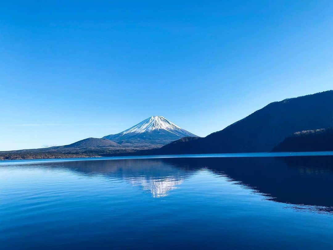 鈴木紗理奈さんのインスタグラム写真 - (鈴木紗理奈Instagram)「富士山の麓でcamp 逆さ富士、めでたい。」1月5日 15時28分 - munehirovoice