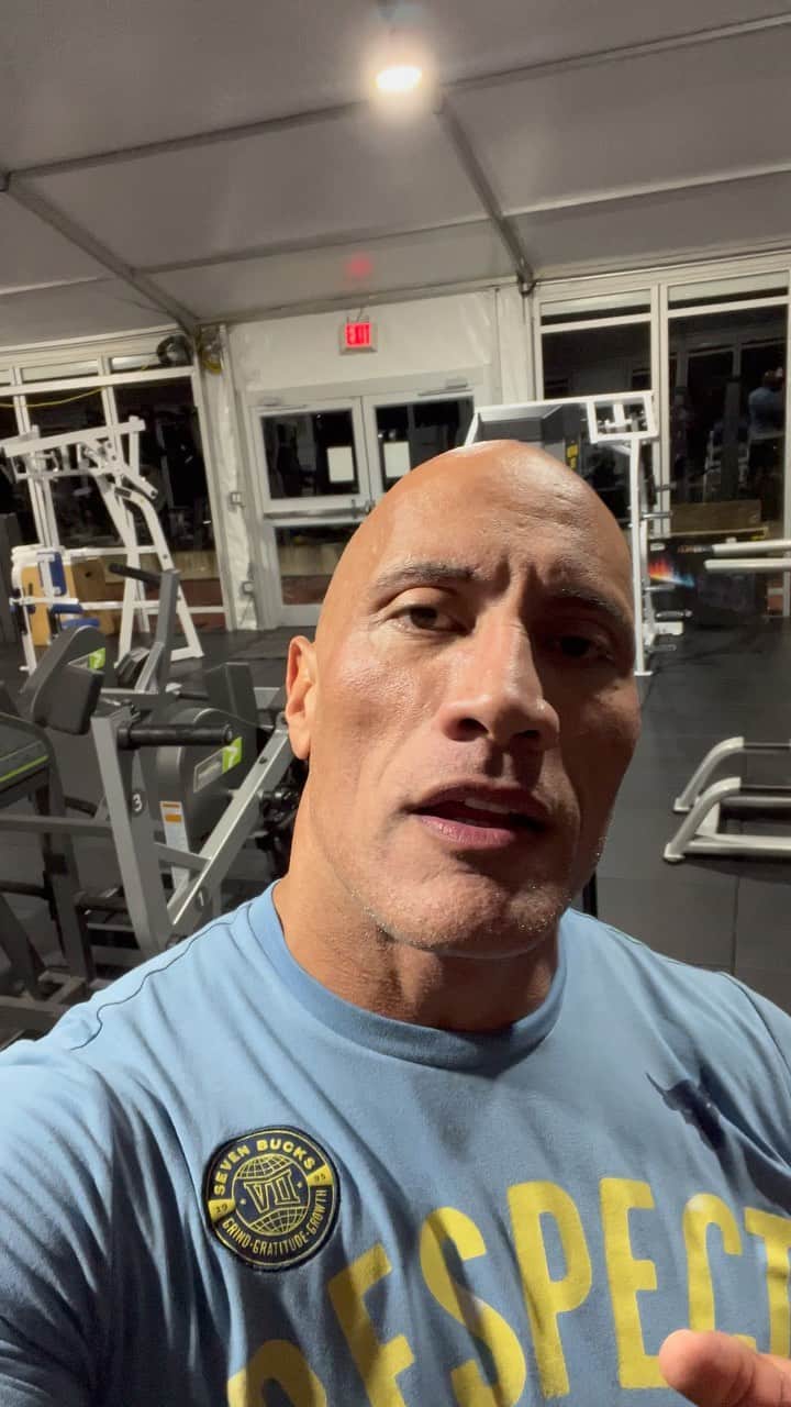 ドウェイン・ジョンソンのインスタグラム：「Quick pause of the workout to say (holy shit) THANK YOU!!! 🙏🏾  Just got a call from @netflix.   I have 3 of the TOP 10 MOVIES IN THE WORLD.   RED NOTICE  🍿Netlfix’s biggest movie of all time   HOBBS & SHAW  🍿highest audience score of all time for any Fast & Furious film.   JOURNEY2: MYSTERIOUS ISLAND 🍿a special family movie and one that I’ll always hold close to my 🖤 for a few personal reasons.   I’m a lucky SOB and it’s truly my privilege to “deliver the goods” to you and your families around the world 🌍   Thank you guys!!  Love U and have a productive week.   I’ll get my ass back to work 🤣  ~ dj」