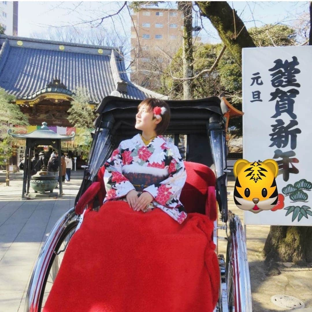 田幡妃菜のインスタグラム：「あけましておめでとうございます🐅 今年も精一杯頑張りますのでよろしくお願いします！   新年ということで着物を着ました😊」