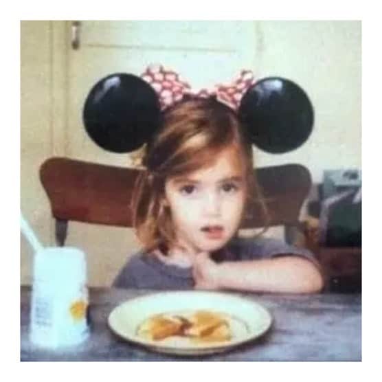 エマ・ワトソンのインスタグラム：「I was NOT this cute, @emmaroberts 😂 #emmasistersforever」