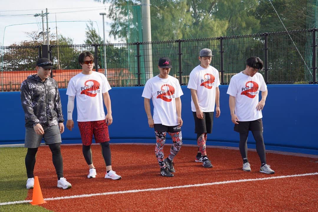 野村佑希のインスタグラム：「伊江島自主トレ始まりました！ 始まったらまず全員同じTシャツ着させられました😎😎  バケモン、、」
