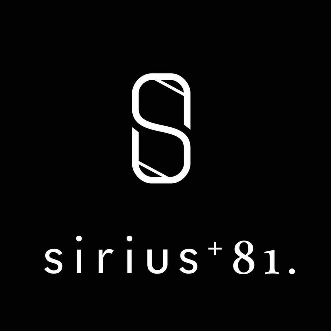 SAYAKAさんのインスタグラム写真 - (SAYAKAInstagram)「この度アパレルブランド「sirius+81.」を立ち上げ、ブランドクリエイティブディレクターを務めさせて頂くことになりました！  「sirius+81.」はsmall size brandで 自分が普段お洋服を着る時に心掛けていることや、こういうアイテムがあればいいななど… 私自信が153㎝という小柄な身長だからこそ、そこを強みに同じ悩みの方に寄り添えるブランドにしたいと思い、立ち上げることになりました！ 人はどうしても周りの人と比べてしまいネガティブになりがちですが、みんなそれぞれ良さがあって少し工夫するだけでいくらでも輝けます。 siriusは星の中で1番輝きを放っている星で、ブランドもブランドのアイテムを身に纏ってくれる方も眩しいくらい輝きますようにという思いで「sirius+81.」というブランド名にしました。  ss size 150㎝台 s  size 160㎝台 unisex  と展開は豊富なので小柄ではない方やメンズの方も楽しみにしていて下さい☺︎  デザインはもちろん サイズ感にも拘って何度も試作を重ねて作っています。 手にとって頂ける方に寄り添い、皆さんのリアルな意見を取り入れ、色んなアイテムを試行錯誤しながら作っていけたらと思います！  「sirius+81.」 これからよろしくお願い致します☺︎  そして、ブランドオープンに伴って、ファンの皆様も足を運べるように受注会を開催させて頂こうと思います✨ 感染防止対策の都合上、抽選形式となってしまいますが久々に皆様に会えるのを楽しみにしております。 詳細は追ってのご連絡になってしまいますが、今月の29日と30日に恵比寿・代官山周辺で行えるように今詳細を固めている最中です。  オフィシャルアカウントで応募方法など詳細を随時発信しますので、ぜひアカウントフォローして待っていて下さい @sirius81.official   皆さまの元にsirius+81.をお届けできる日を心待ちにしております。  SAYAKA  #sirius+81.#シリウスエイティーワン #ブランドクリエイティブディレクター#SAYAKA」1月5日 20時00分 - im_sayaka_official