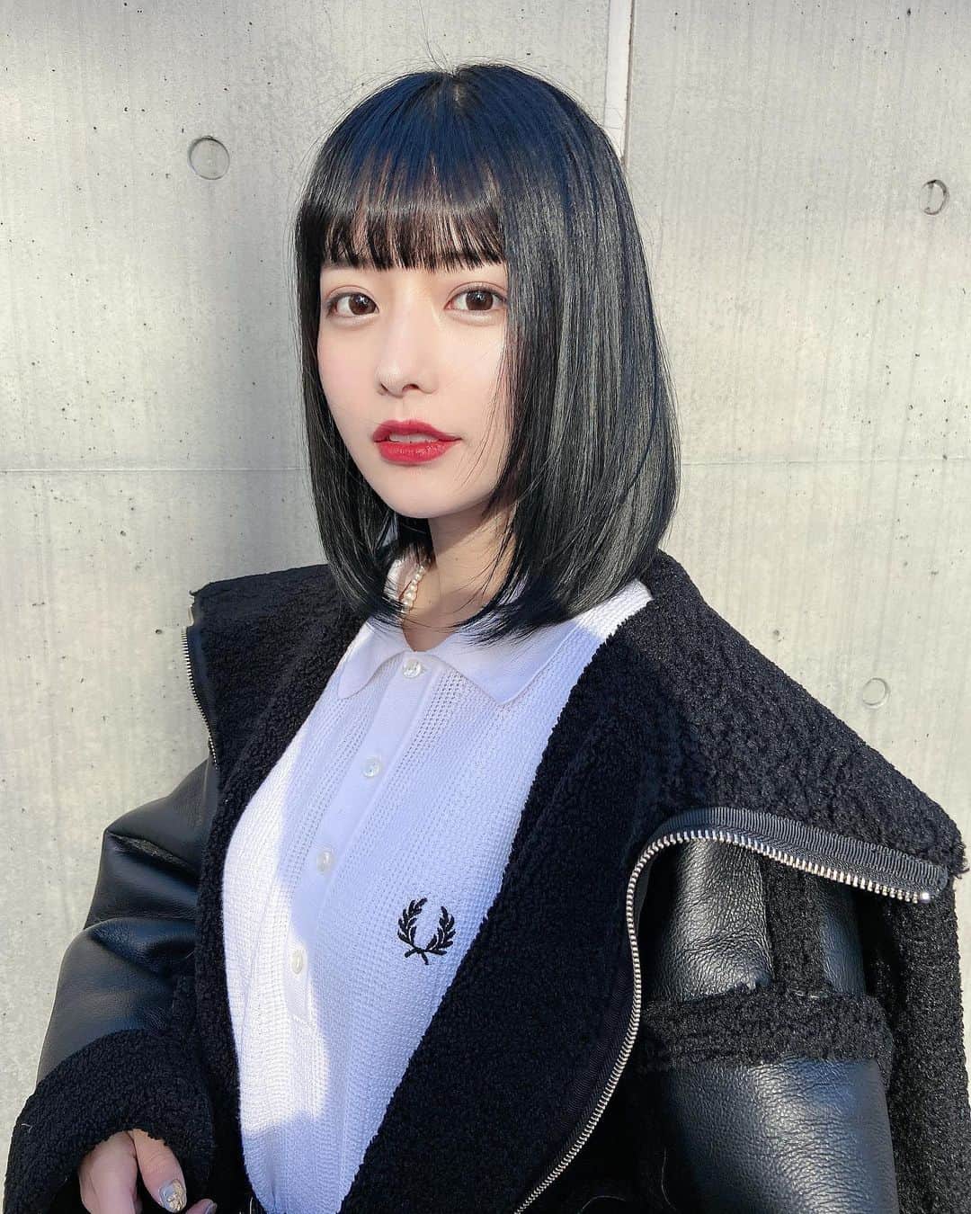 sarimaru(国木田さりまる)のインスタグラム：「新年のスタートダッシュの為に 心機一転髪の毛もメイクも変えてみました💭🌅  【 @hrhk__hrhk 】 さんいつもありがとうございます🧴🤍 今年はバズるリール撮りましょうの契り交わしました👏🏻🌈」
