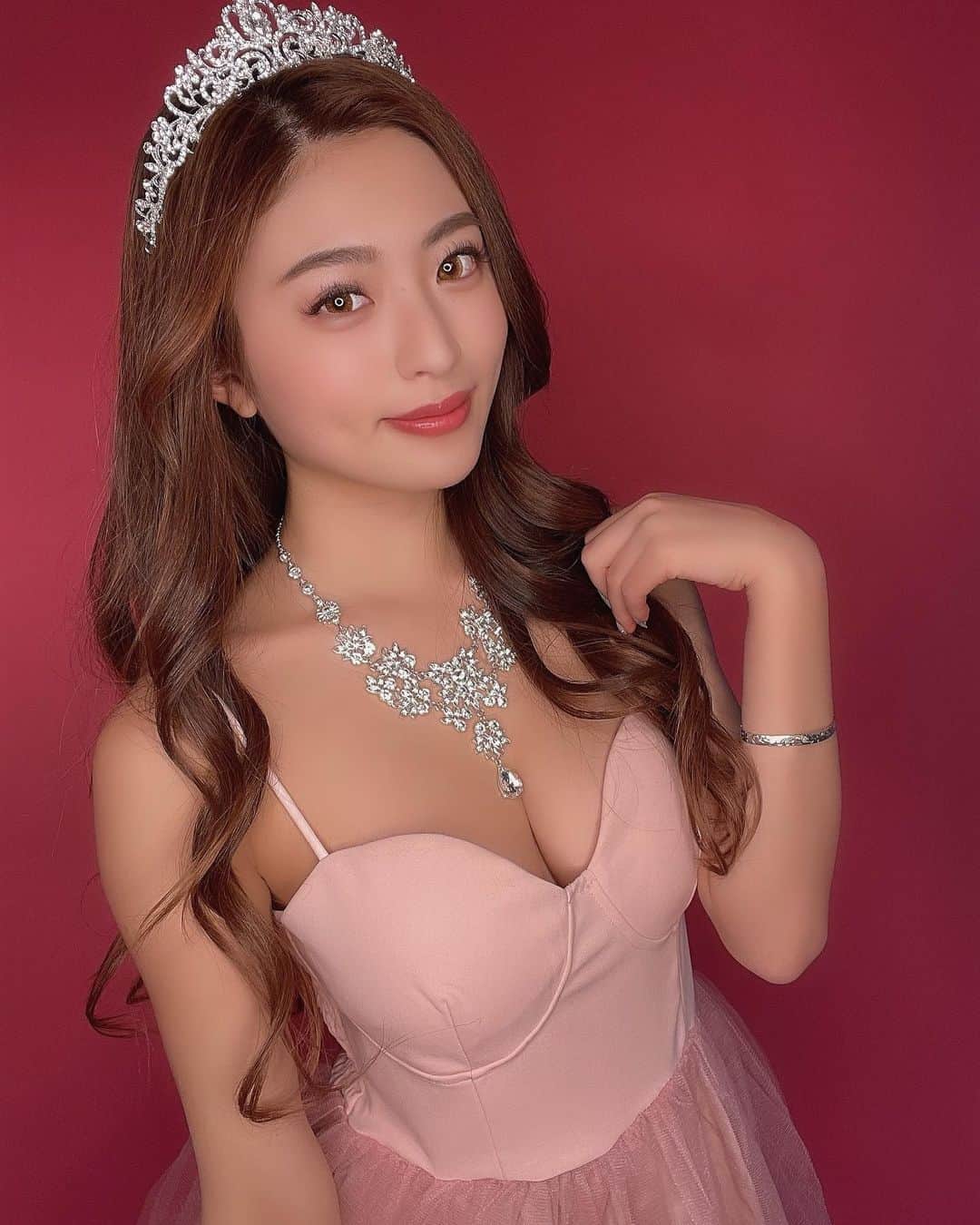MIYABIのインスタグラム：「こんばんは🌙  毎日ステキなコメントや、DM本当に嬉しく思います😆💓  ミヤビームのパワーになってるよぉ💜 ありがとう御座います🙏  今日も皆んなの事が大好きだぁ❤️  夢で会いましょうね💋  #MIYABI」