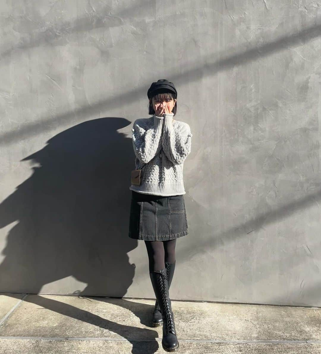 鎮西寿々歌さんのインスタグラム写真 - (鎮西寿々歌Instagram)「今年初の #おすずの福   knit #rubyandyou  skirt #apc  boots #drmartens  hat #ca4la   🧶♡」1月5日 20時44分 - tarasuzuka24