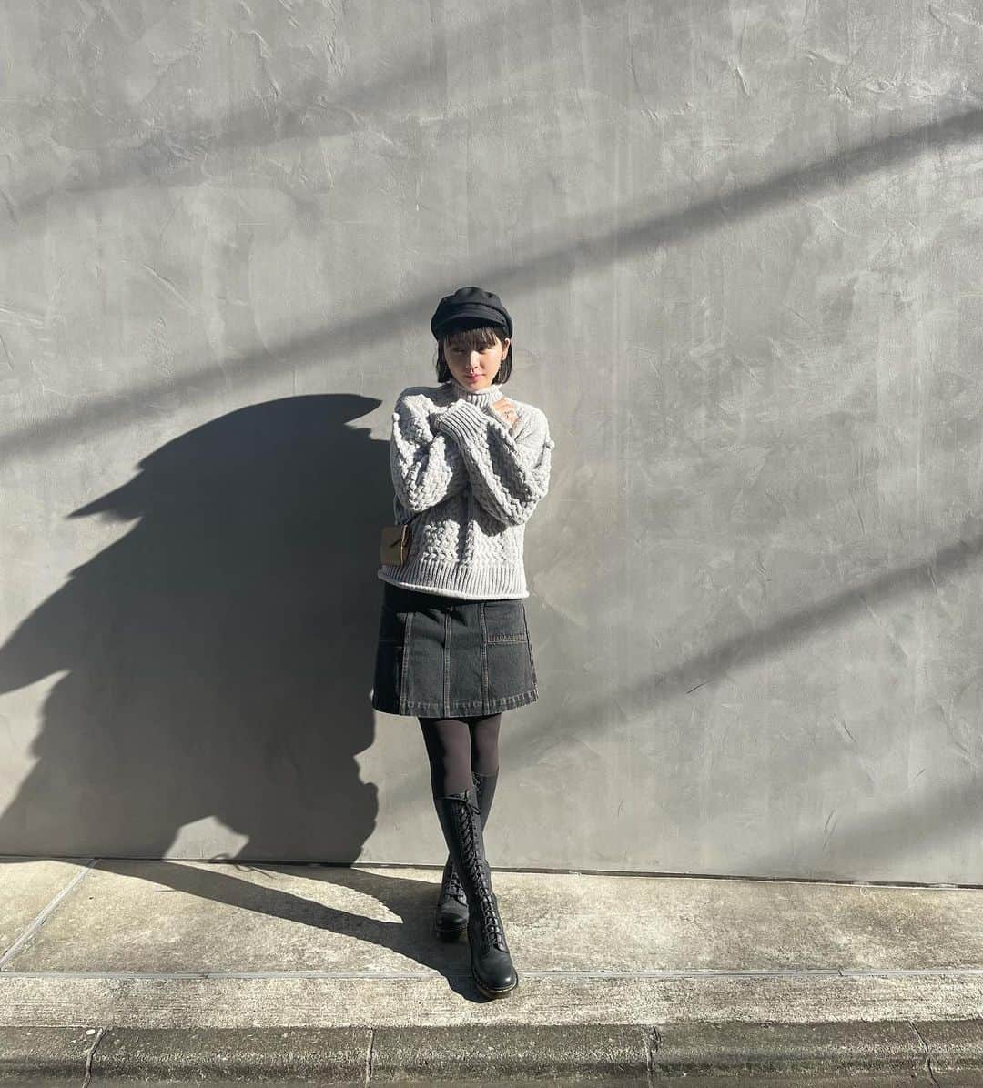 鎮西寿々歌さんのインスタグラム写真 - (鎮西寿々歌Instagram)「今年初の #おすずの福   knit #rubyandyou  skirt #apc  boots #drmartens  hat #ca4la   🧶♡」1月5日 20時44分 - tarasuzuka24