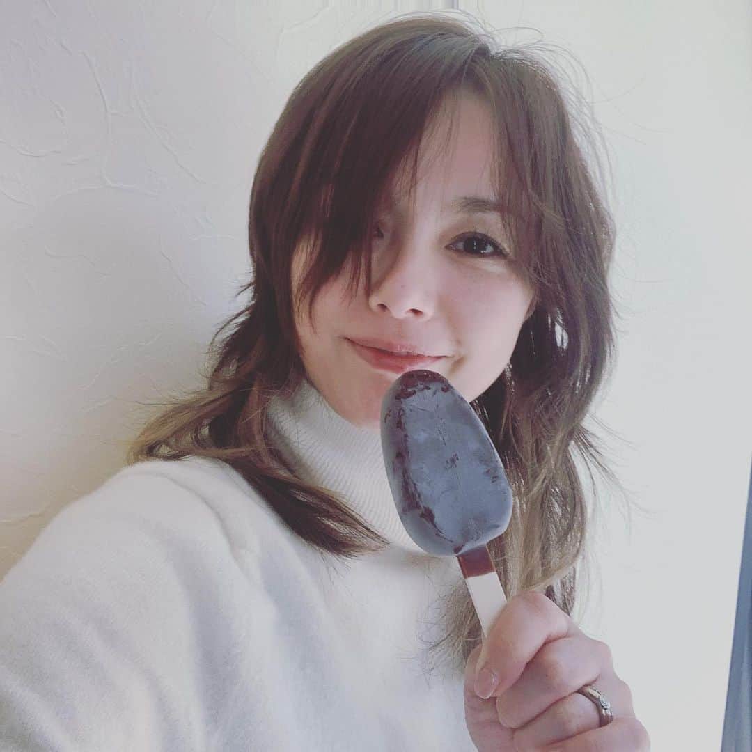 相川七瀬さんのインスタグラム写真 - (相川七瀬Instagram)「最近またパルムブーム。美味しい❤️  #夜のアイスクリーム #やめられない」1月5日 21時54分 - nanasecat