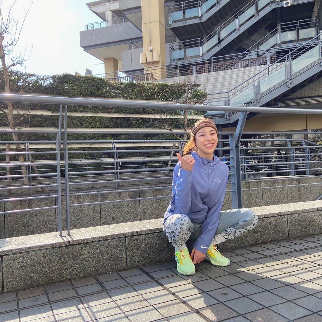 池田ゆりのインスタグラム：「今年の初ランは”みなとみらい" 靴をランニングシューズ @nike ペガサスに変えたら走りやすかった💛  5kmの予定だったけど、10km みなとみらい駅→赤レンガ→大桟橋→山下公園→港の見える丘公園→中華街  お天気も良くて最高🥰🥰  #ランニング #マラソン ##筋力アップ #レベルアップ　#1度は抱きたいカラダ  #有酸素 #bodymake  #ボディライン#マラソン #fitness #ゴルフコンディショニング #トレーニングウェア #尻トレ #スクワット 　#体幹トレーニング  #筋トレ #恵比寿パーソナルジム #owner #女性トレーナー #맞팔　#셀스타그램　#오오티디」