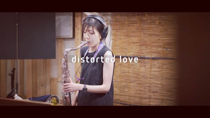 清水玲奈のインスタグラム：「. 2nd album『the new dawn』 album trailer 🌅  full ver.⏬ https://youtu.be/MDSZUl2yocY  ♪distorted love /Reina Shimizu  🤍💛🤍 〜『the new dawn』Release Tour 〜  1/21 (金)  大阪  Mister kelly's 1/22(土)  兵庫  BAR REQUEST 1/23(日)  滋賀  bochi bochi  2/10(木)  東京  BLUES ALLEY JAPAN 2/12(土)  名古屋 Mr.Kenny's 2/19(土)  大阪　梅田Always  #sax #saxophone #saxofone #tenorsax #yamahaartist #pv #tenorsaxophone #saxophonist #music #musician #musica #pickupjazz #pickupmusic #electronic #electronicmusic #テナーサックス #サックス #管楽器 #femalesaxplayer #薩克斯風 #색소폰 #albumtrailer #rec #studio #distorted #yamahasaxophone #reinashimizu #清水玲奈 #🎷 #🎷🎶」