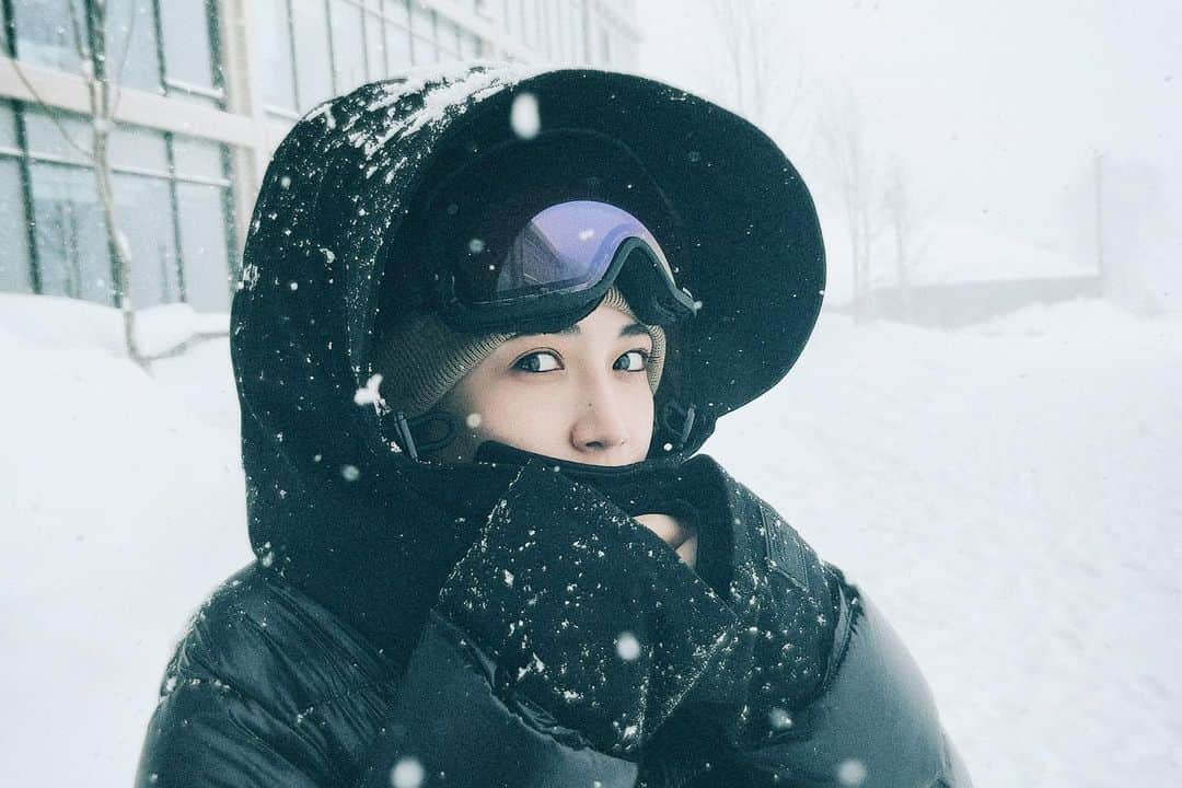 藤井夏恋さんのインスタグラム写真 - (藤井夏恋Instagram)「Powder Snow ☃️❄️🏂 私は今年もアクティブなお正月休みいただいてました🤍 2022年もガンバリタイ 準備万端です👌」1月5日 23時16分 - fujiikaren_official