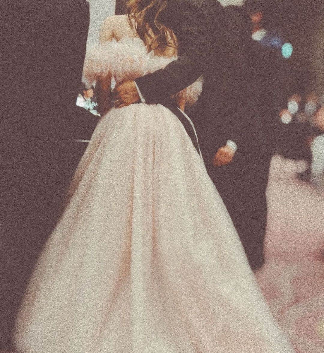 小屋春菜のインスタグラム：「結婚式挙げて今日で2年💍💐 早いなぁ😌」