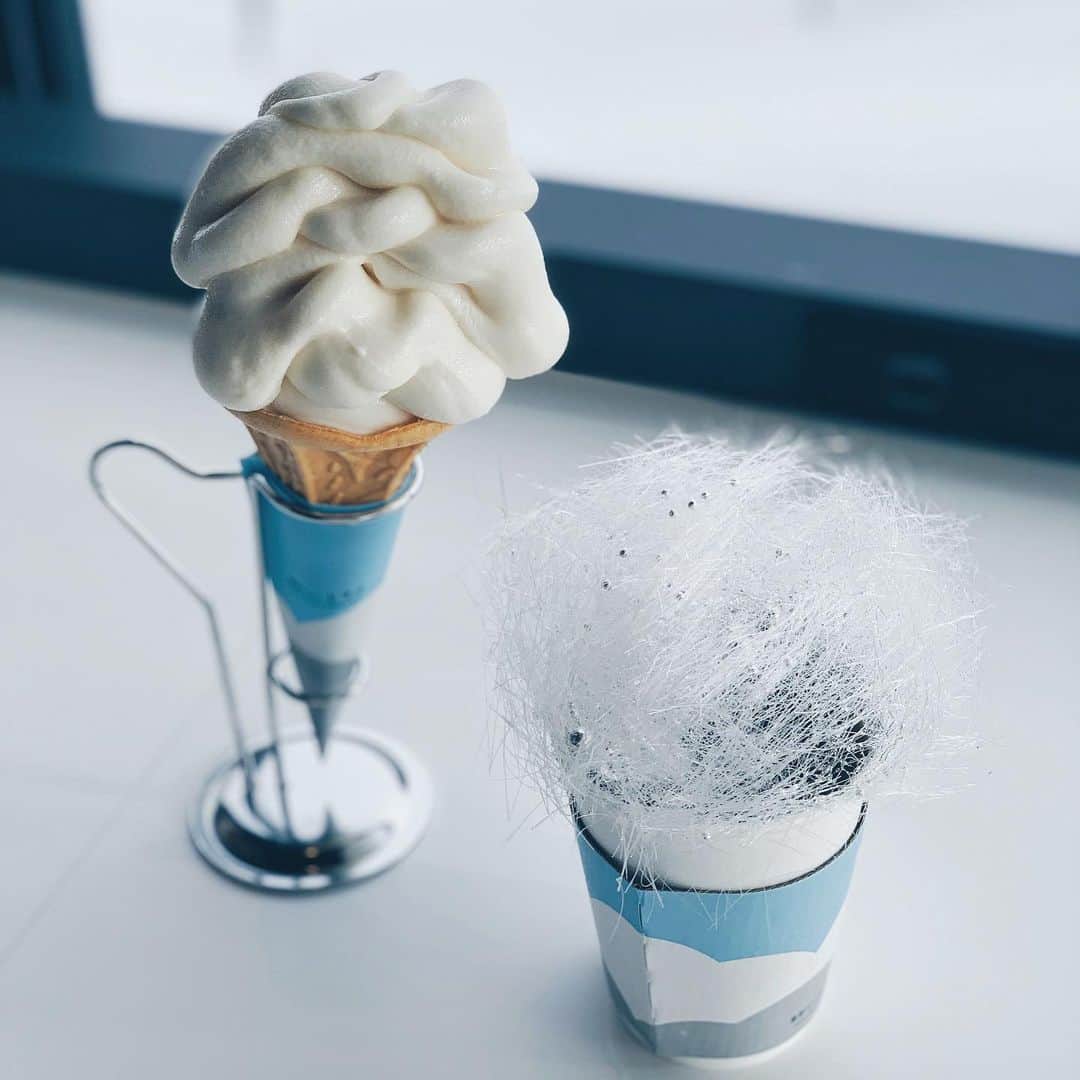 中村泉貴のインスタグラム：「寒いなか食べるアイスってなぜか美味しいよねー🍨  #北海道旅行  #雲海テラス」