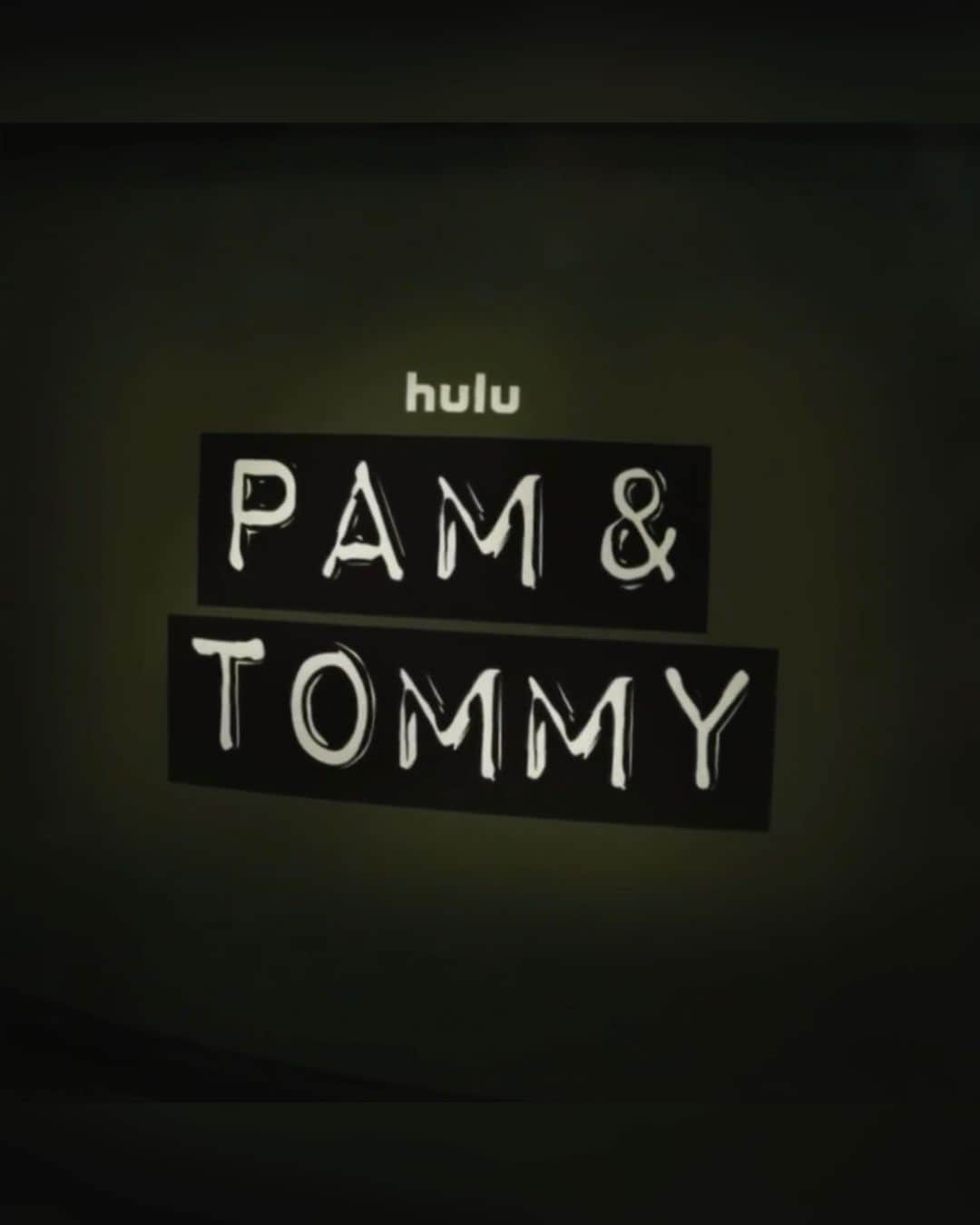 セバスチャン・スタンのインスタグラム：「❤️‍🔥 #PamAndTommy streaming Feb. 2nd on @hulu @pamandtommyonhulu」