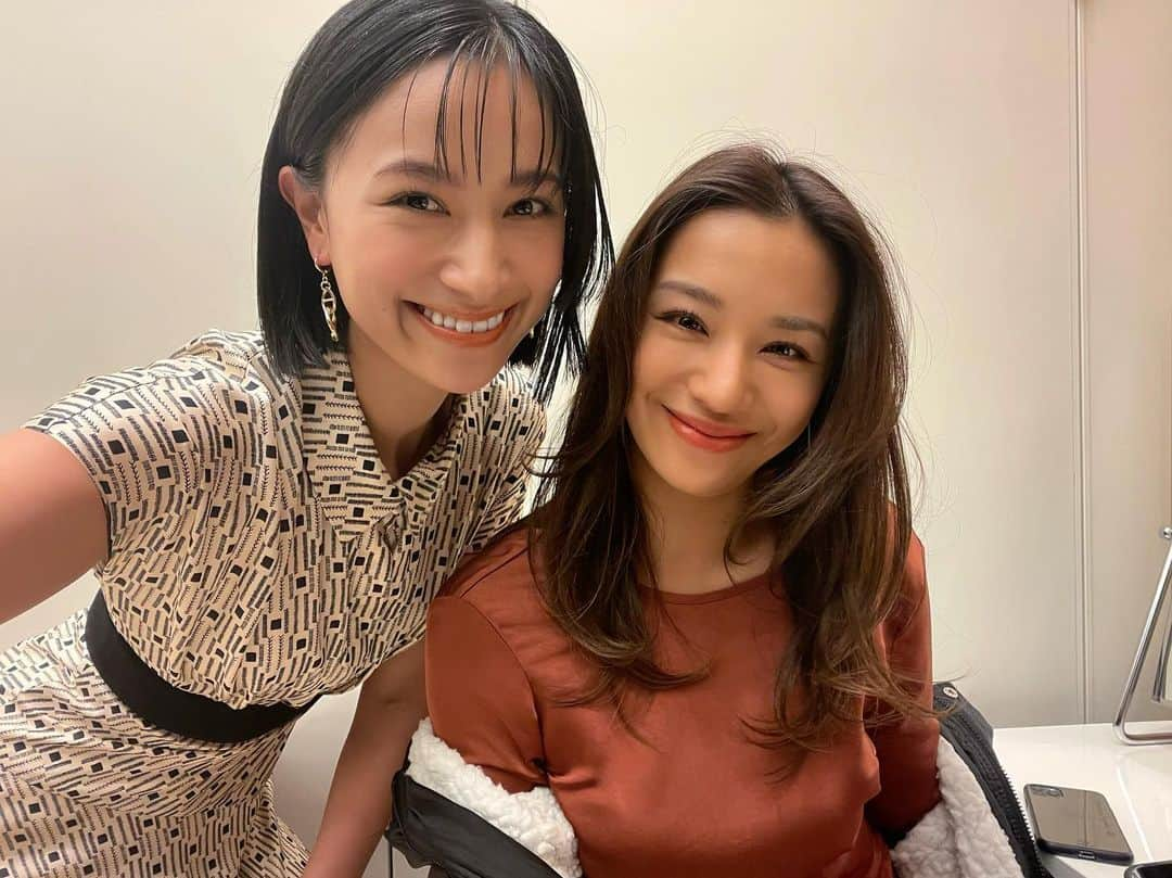 高橋ユウさんのインスタグラム写真 - (高橋ユウInstagram)「仕事初めはこの人と👯‍♀️ @maryjuntakahashi  #高橋姉妹 今年もよろしくお願いします🙏」1月6日 12時12分 - takahashiyu.official