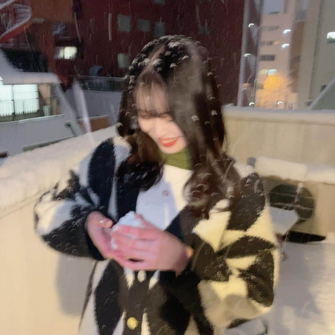 もかさんのインスタグラム写真 - (もかInstagram)「雪〜！！❄️🌨  すんごい久しぶりに積もったから テンション上がってました😳」1月6日 20時59分 - moca.2812