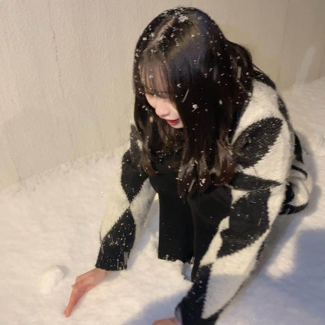 もかさんのインスタグラム写真 - (もかInstagram)「雪〜！！❄️🌨  すんごい久しぶりに積もったから テンション上がってました😳」1月6日 20時59分 - moca.2812