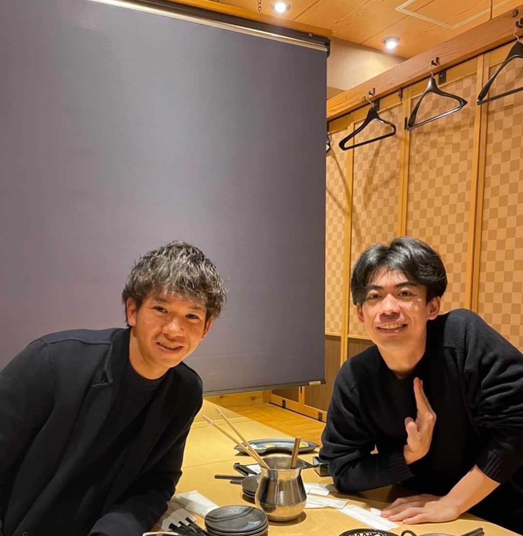 永島悠史のインスタグラム：「先日ご縁あってカベポスターの浜田さんと食事に行かせていただきました！ とても楽しい時間を過ごせました！ ありがとうございました！  #ヤンネク #カベポスター」