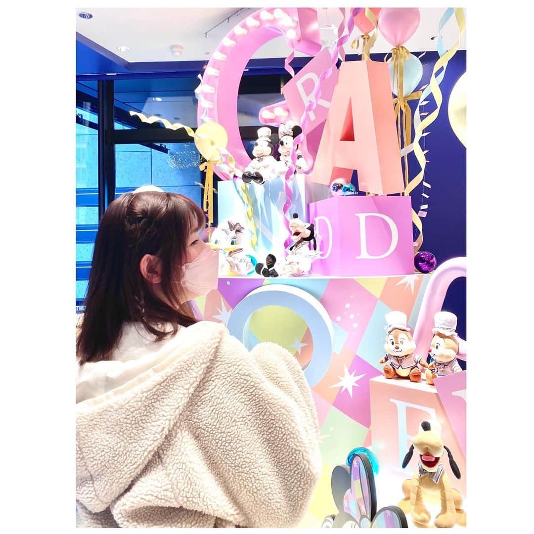 西原さつき（さつきぽん）のインスタグラム：「* ⁡ 憧れだったディズニーストアに行ってきました🥺✨ 東京のフラッグシップストアがオープンして、ずっっと行きたかったところにやっと行けました🐭🎀 ディズニー大好きすぎて…いつも映像見たり、音楽聴いたり、グッズ買ったりしてます🏰💫 最近は「ミラベルと魔法だらけの家」が良かったですよ🪄 きれいなミュージカル好きな人にはオススメです🌟  #disney」