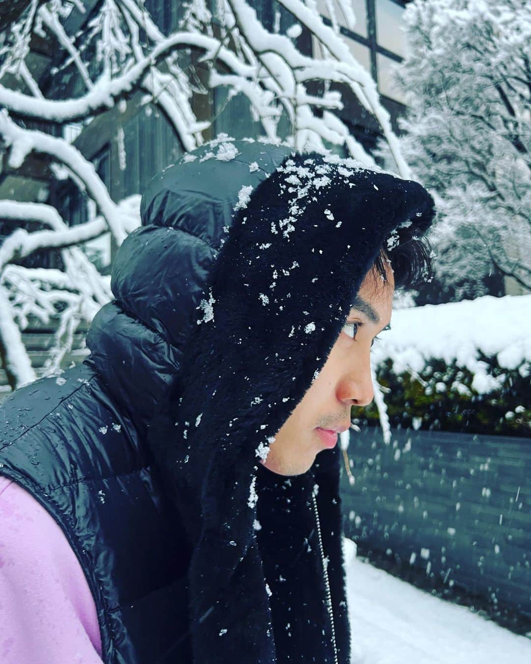 佐々木大のインスタグラム：「雪つもってたので雪遊びしました☃️」
