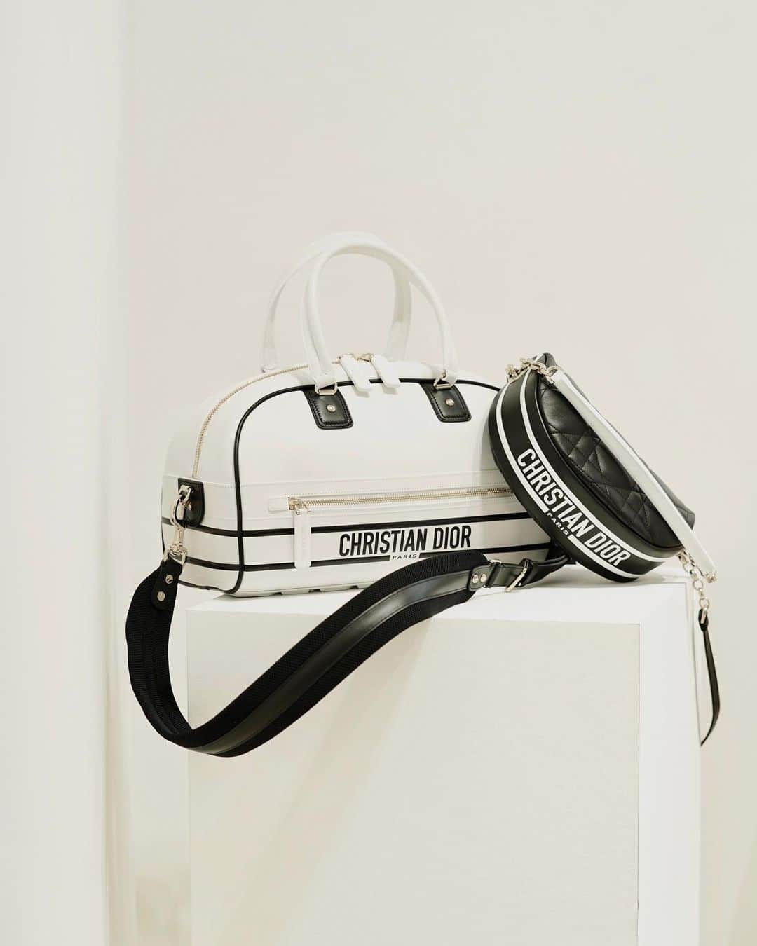 横田ひかるさんのインスタグラム写真 - (横田ひかるInstagram)「New Dior Vibe👜🌨  シルエットもカラーも可愛い ボウリングバッグ♥  @dior   #DiorVibe #Dior」1月6日 21時53分 - _rncn950805