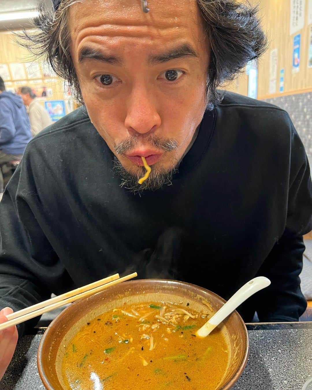 伊藤英明のインスタグラム：「ラーメン初め。ベストコンディションラーメン。その名も#べとこんラーメン めちゃくちゃ美味しい。味噌にしました。 #ramen #gifu」