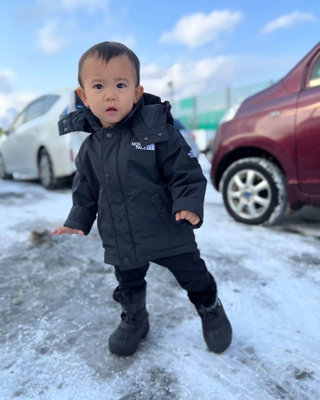 村上沙織さんのインスタグラム写真 - (村上沙織Instagram)「ひゅうがのスノーブーツについて♡  #sorel のものでした♡  ひゅうがは途中から歩きにくいのか嫌になって歩いてくれなくなりました🙉ひたすら抱っこ。  #1歳おとこのこ#スノーブーツ#sorel#snowboots」1月6日 14時55分 - rosysaorimonster